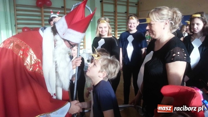 Zdjęcie w galerii na portalu naszraciborz.pl: Mikołajkowy poniedziałek w Zespole Szkół Specjalnych w Raciborzu wiadomości z regionu