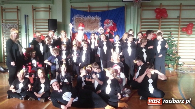 Zdjęcie w galerii na portalu naszraciborz.pl: Mikołajkowy poniedziałek w Zespole Szkół Specjalnych w Raciborzu wiadomości z regionu