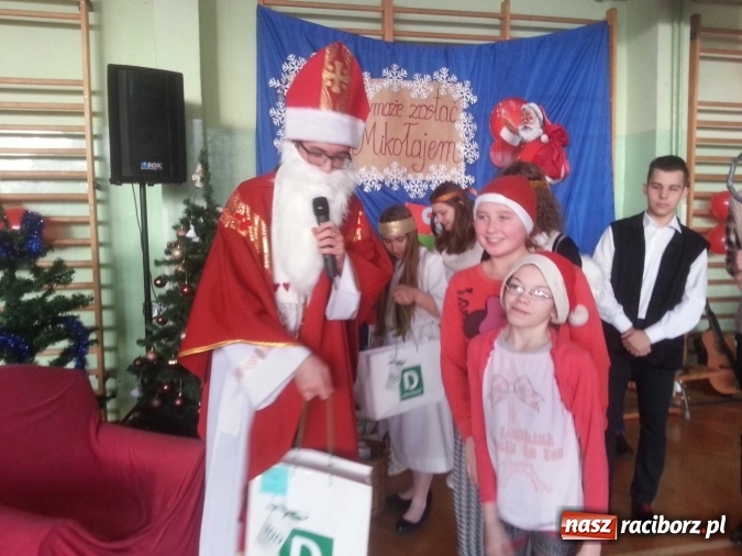 Zdjęcie w galerii na portalu naszraciborz.pl: Mikołajkowy poniedziałek w Zespole Szkół Specjalnych w Raciborzu wiadomości z regionu