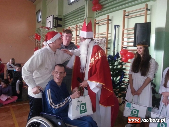 Zdjęcie w galerii na portalu naszraciborz.pl: Mikołajkowy poniedziałek w Zespole Szkół Specjalnych w Raciborzu wiadomości z regionu