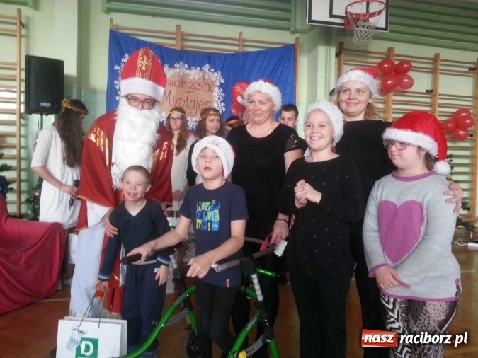 Zdjęcie w galerii na portalu naszraciborz.pl: Mikołajkowy poniedziałek w Zespole Szkół Specjalnych w Raciborzu wiadomości z regionu