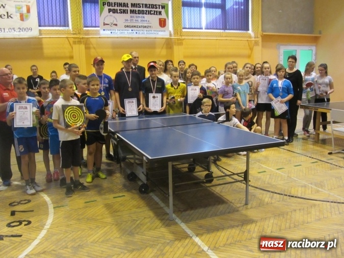 Zdjęcie w galerii na portalu naszraciborz.pl: Gminny Turniej Tenisa Stołowego im. Krystyny Gasilewskiej w Krzanowicach wiadomości z regionu