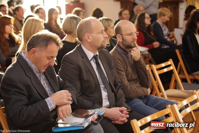 Zdjęcie w galerii na portalu naszraciborz.pl: O tajemnicach zbiornika Racibórz na sesji w Muzeum wiadomości z regionu