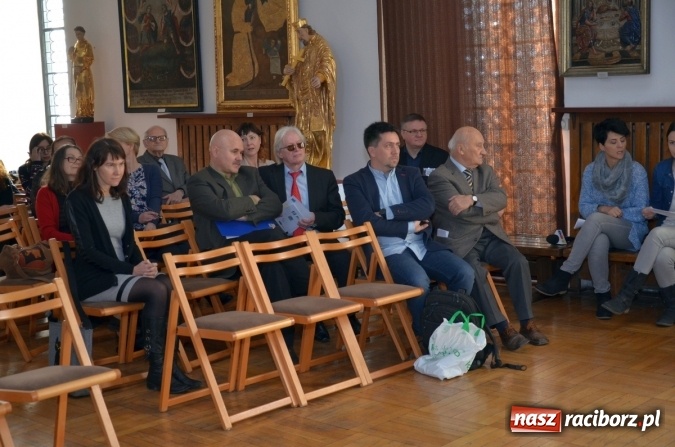 Zdjęcie w galerii na portalu naszraciborz.pl: O tajemnicach zbiornika Racibórz na sesji w Muzeum wiadomości z regionu