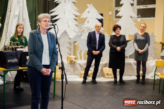 Zdjęcie w galerii na portalu naszraciborz.pl: Spiele mit Deutsch w Gimnazjum nr 1 wiadomości z regionu