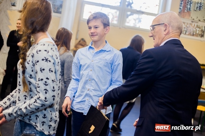 Zdjęcie w galerii na portalu naszraciborz.pl: Spiele mit Deutsch w Gimnazjum nr 1 wiadomości z regionu