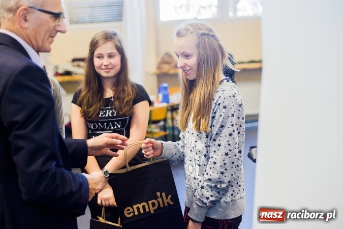 Zdjęcie w galerii na portalu naszraciborz.pl: Spiele mit Deutsch w Gimnazjum nr 1 wiadomości z regionu