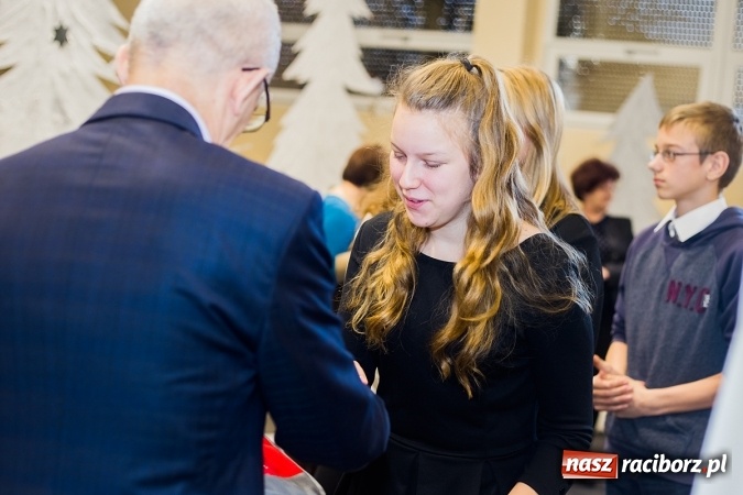 Zdjęcie w galerii na portalu naszraciborz.pl: Spiele mit Deutsch w Gimnazjum nr 1 wiadomości z regionu