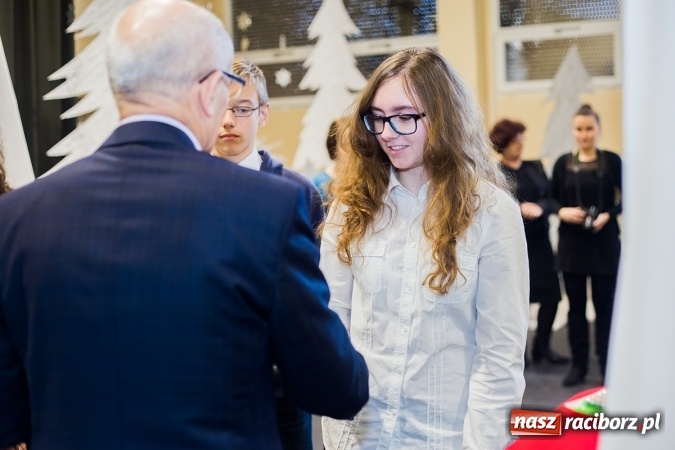 Zdjęcie w galerii na portalu naszraciborz.pl: Spiele mit Deutsch w Gimnazjum nr 1 wiadomości z regionu