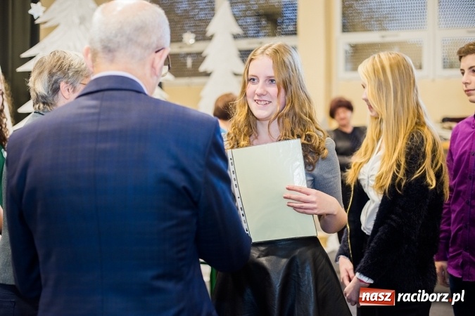 Zdjęcie w galerii na portalu naszraciborz.pl: Spiele mit Deutsch w Gimnazjum nr 1 wiadomości z regionu