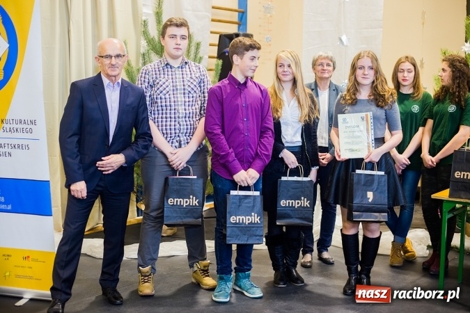 Zdjęcie w galerii na portalu naszraciborz.pl: Spiele mit Deutsch w Gimnazjum nr 1 wiadomości z regionu