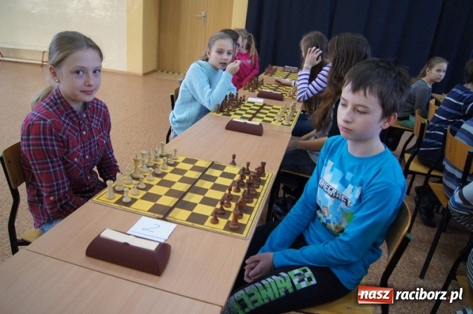 Zdjęcie w galerii na portalu naszraciborz.pl: Szachowe zmagania w SP4 wiadomości z regionu