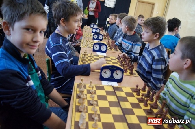 Zdjęcie w galerii na portalu naszraciborz.pl: Szachowe zmagania w SP4 wiadomości z regionu