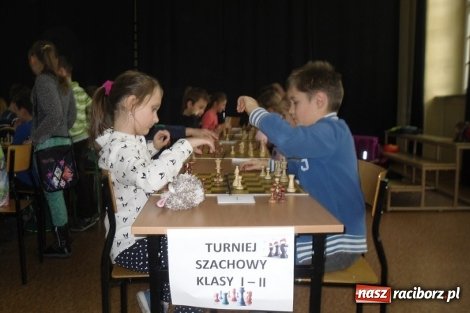 Zdjęcie w galerii na portalu naszraciborz.pl: Szachowe zmagania w SP4 wiadomości z regionu