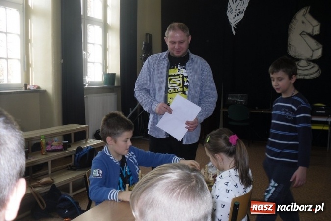 Zdjęcie w galerii na portalu naszraciborz.pl: Szachowe zmagania w SP4 wiadomości z regionu