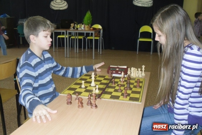 Zdjęcie w galerii na portalu naszraciborz.pl: Szachowe zmagania w SP4 wiadomości z regionu