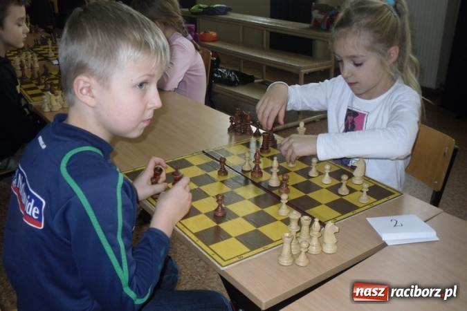 Zdjęcie w galerii na portalu naszraciborz.pl: Szachowe zmagania w SP4 wiadomości z regionu