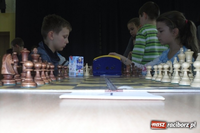 Zdjęcie w galerii na portalu naszraciborz.pl: Szachowe zmagania w SP4 wiadomości z regionu