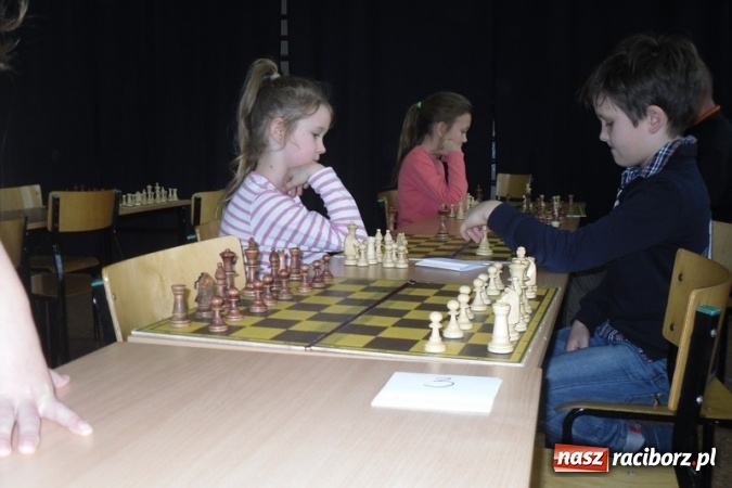 Zdjęcie w galerii na portalu naszraciborz.pl: Szachowe zmagania w SP4 wiadomości z regionu