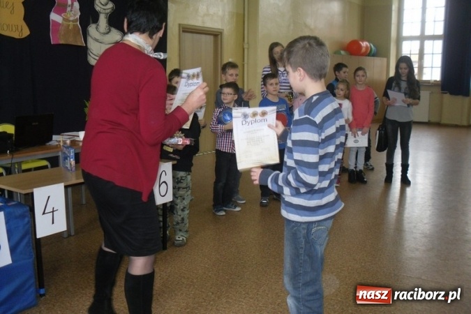 Zdjęcie w galerii na portalu naszraciborz.pl: Szachowe zmagania w SP4 wiadomości z regionu