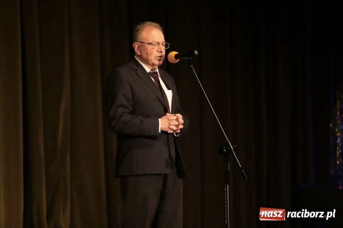 Zdjęcie w galerii na portalu naszraciborz.pl: Ale wkoło jest wesoło, czyli coroczna Gwiazdka Serc - koncert charytatywny w RCK wiadomości z regionu