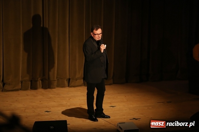 Zdjęcie w galerii na portalu naszraciborz.pl: Ale wkoło jest wesoło, czyli coroczna Gwiazdka Serc - koncert charytatywny w RCK wiadomości z regionu