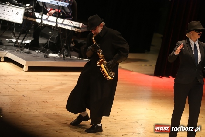 Zdjęcie w galerii na portalu naszraciborz.pl: Ale wkoło jest wesoło, czyli coroczna Gwiazdka Serc - koncert charytatywny w RCK wiadomości z regionu