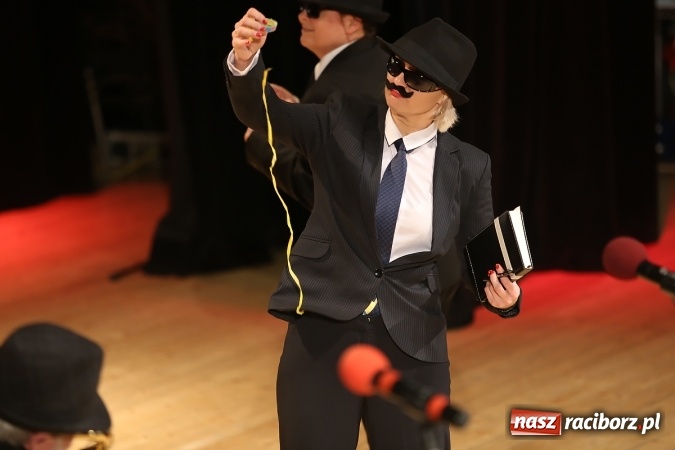 Zdjęcie w galerii na portalu naszraciborz.pl: Ale wkoło jest wesoło, czyli coroczna Gwiazdka Serc - koncert charytatywny w RCK wiadomości z regionu