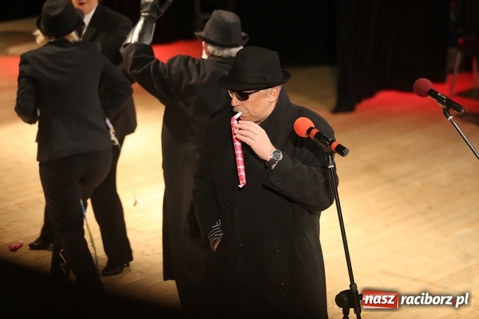 Zdjęcie w galerii na portalu naszraciborz.pl: Ale wkoło jest wesoło, czyli coroczna Gwiazdka Serc - koncert charytatywny w RCK wiadomości z regionu