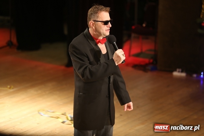 Zdjęcie w galerii na portalu naszraciborz.pl: Ale wkoło jest wesoło, czyli coroczna Gwiazdka Serc - koncert charytatywny w RCK wiadomości z regionu