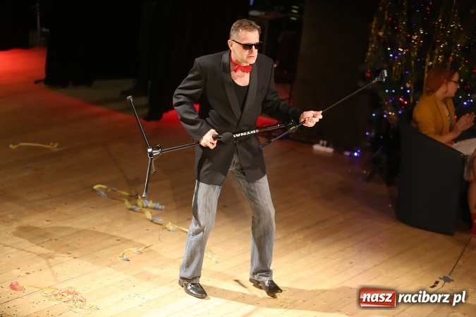 Zdjęcie w galerii na portalu naszraciborz.pl: Ale wkoło jest wesoło, czyli coroczna Gwiazdka Serc - koncert charytatywny w RCK wiadomości z regionu