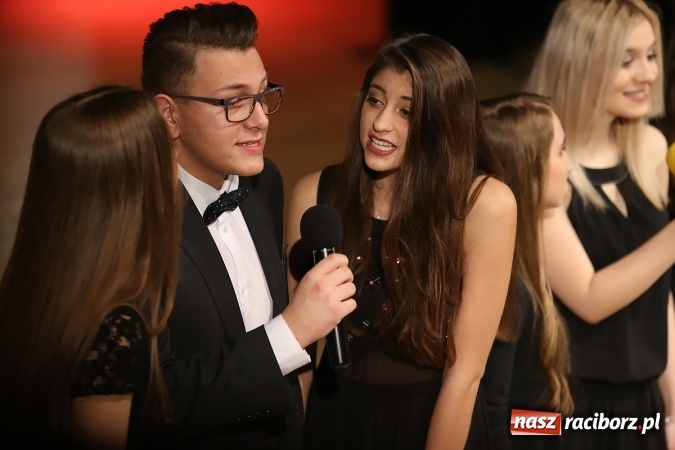 Zdjęcie w galerii na portalu naszraciborz.pl: Ale wkoło jest wesoło, czyli coroczna Gwiazdka Serc - koncert charytatywny w RCK wiadomości z regionu