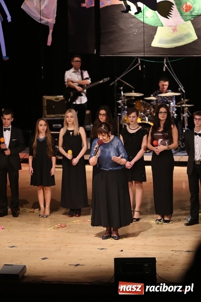 Zdjęcie w galerii na portalu naszraciborz.pl: Ale wkoło jest wesoło, czyli coroczna Gwiazdka Serc - koncert charytatywny w RCK wiadomości z regionu