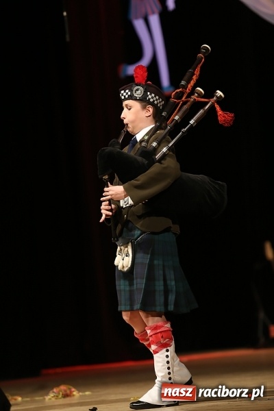 Zdjęcie w galerii na portalu naszraciborz.pl: Ale wkoło jest wesoło, czyli coroczna Gwiazdka Serc - koncert charytatywny w RCK wiadomości z regionu