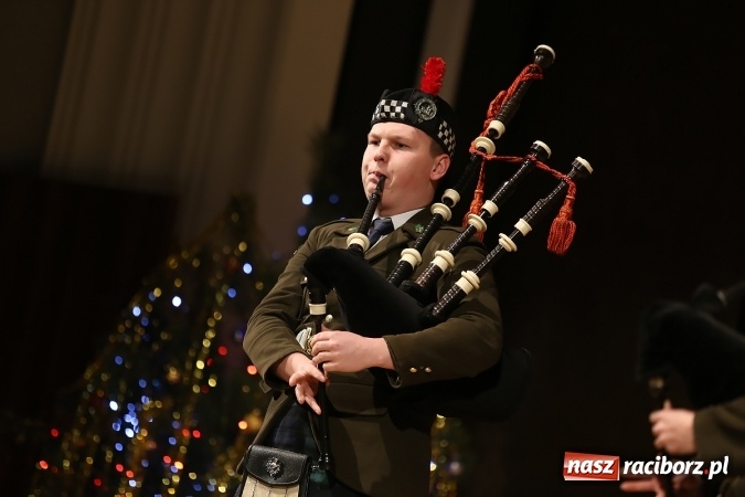 Zdjęcie w galerii na portalu naszraciborz.pl: Ale wkoło jest wesoło, czyli coroczna Gwiazdka Serc - koncert charytatywny w RCK wiadomości z regionu