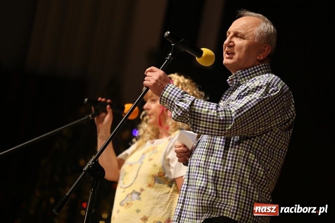 Zdjęcie w galerii na portalu naszraciborz.pl: Ale wkoło jest wesoło, czyli coroczna Gwiazdka Serc - koncert charytatywny w RCK wiadomości z regionu