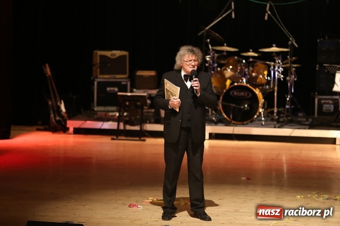 Zdjęcie w galerii na portalu naszraciborz.pl: Ale wkoło jest wesoło, czyli coroczna Gwiazdka Serc - koncert charytatywny w RCK wiadomości z regionu