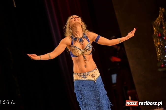 Zdjęcie w galerii na portalu naszraciborz.pl: Ale wkoło jest wesoło, czyli coroczna Gwiazdka Serc - koncert charytatywny w RCK wiadomości z regionu