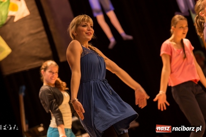 Zdjęcie w galerii na portalu naszraciborz.pl: Ale wkoło jest wesoło, czyli coroczna Gwiazdka Serc - koncert charytatywny w RCK wiadomości z regionu