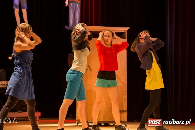 Zdjęcie w galerii na portalu naszraciborz.pl: Ale wkoło jest wesoło, czyli coroczna Gwiazdka Serc - koncert charytatywny w RCK wiadomości z regionu