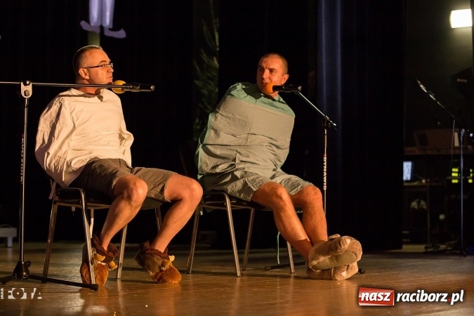 Zdjęcie w galerii na portalu naszraciborz.pl: Ale wkoło jest wesoło, czyli coroczna Gwiazdka Serc - koncert charytatywny w RCK wiadomości z regionu