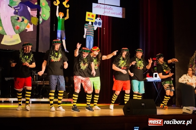 Zdjęcie w galerii na portalu naszraciborz.pl: Ale wkoło jest wesoło, czyli coroczna Gwiazdka Serc - koncert charytatywny w RCK wiadomości z regionu