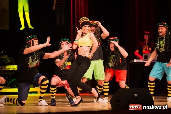 Zdjęcie w galerii na portalu naszraciborz.pl: Ale wkoło jest wesoło, czyli coroczna Gwiazdka Serc - koncert charytatywny w RCK wiadomości z regionu