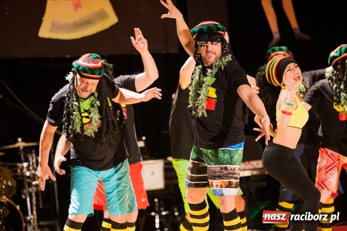 Zdjęcie w galerii na portalu naszraciborz.pl: Ale wkoło jest wesoło, czyli coroczna Gwiazdka Serc - koncert charytatywny w RCK wiadomości z regionu