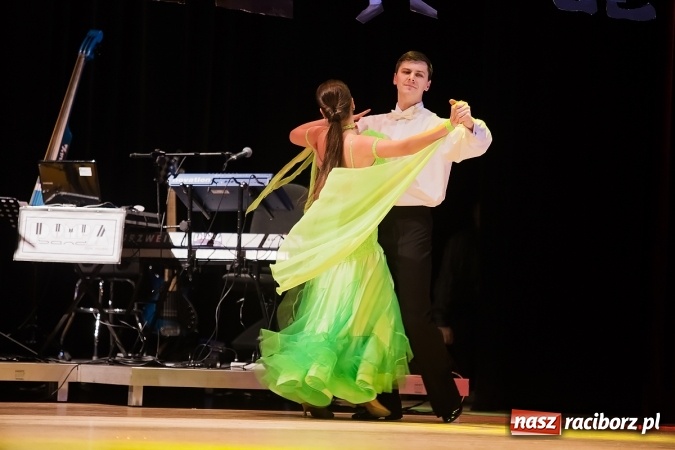 Zdjęcie w galerii na portalu naszraciborz.pl: Ale wkoło jest wesoło, czyli coroczna Gwiazdka Serc - koncert charytatywny w RCK wiadomości z regionu