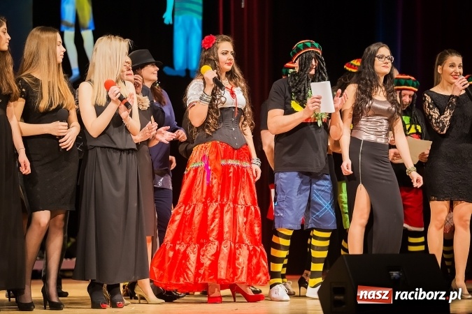 Zdjęcie w galerii na portalu naszraciborz.pl: Ale wkoło jest wesoło, czyli coroczna Gwiazdka Serc - koncert charytatywny w RCK wiadomości z regionu