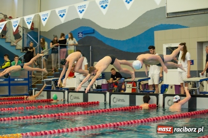 Zdjęcie w galerii na portalu naszraciborz.pl: Pływanie. Victoria z workiem medali  wiadomości z regionu