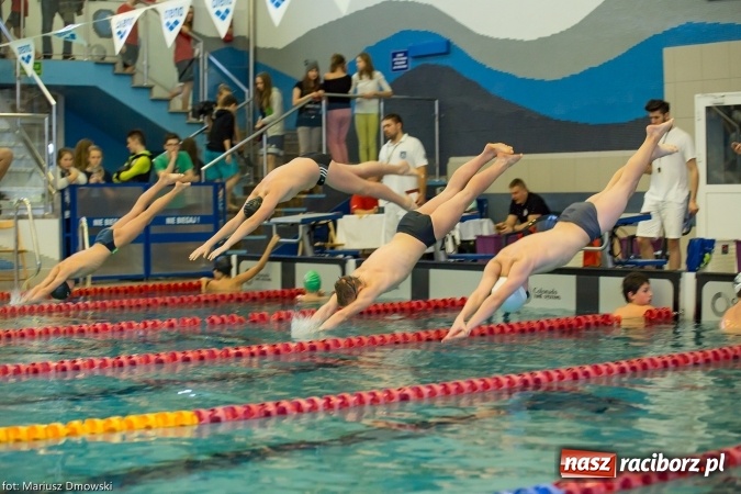 Zdjęcie w galerii na portalu naszraciborz.pl: Pływanie. Victoria z workiem medali  wiadomości z regionu
