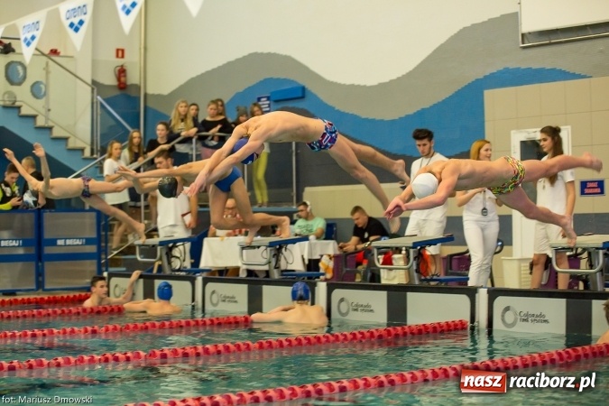Zdjęcie w galerii na portalu naszraciborz.pl: Pływanie. Victoria z workiem medali  wiadomości z regionu