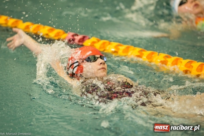 Zdjęcie w galerii na portalu naszraciborz.pl: Pływanie. Victoria z workiem medali  wiadomości z regionu